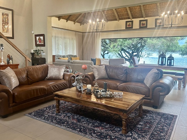 5 Bedroom Property for Sale in Lakeland North West